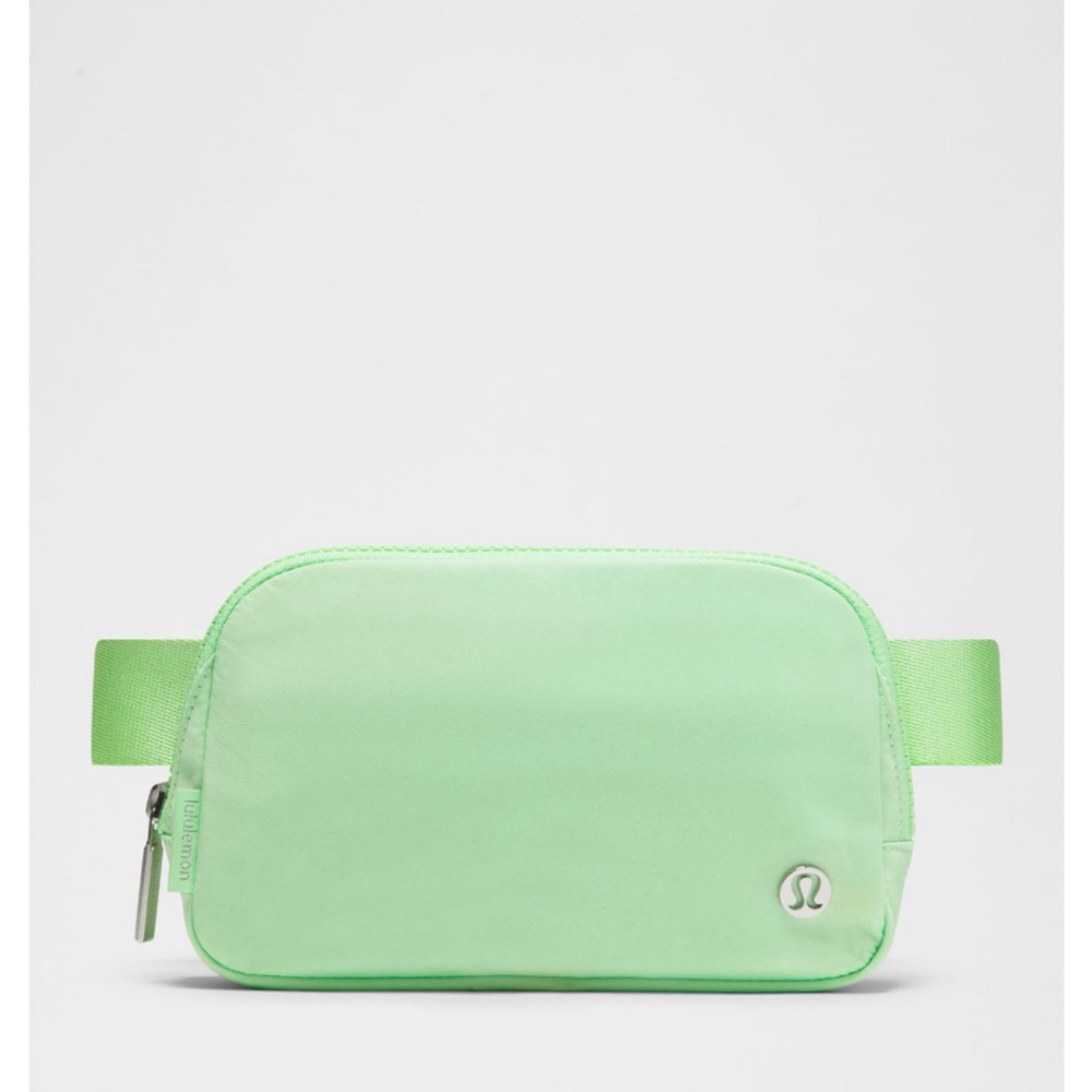 NEW Lululemon Belt Bag One Size Citra Lime